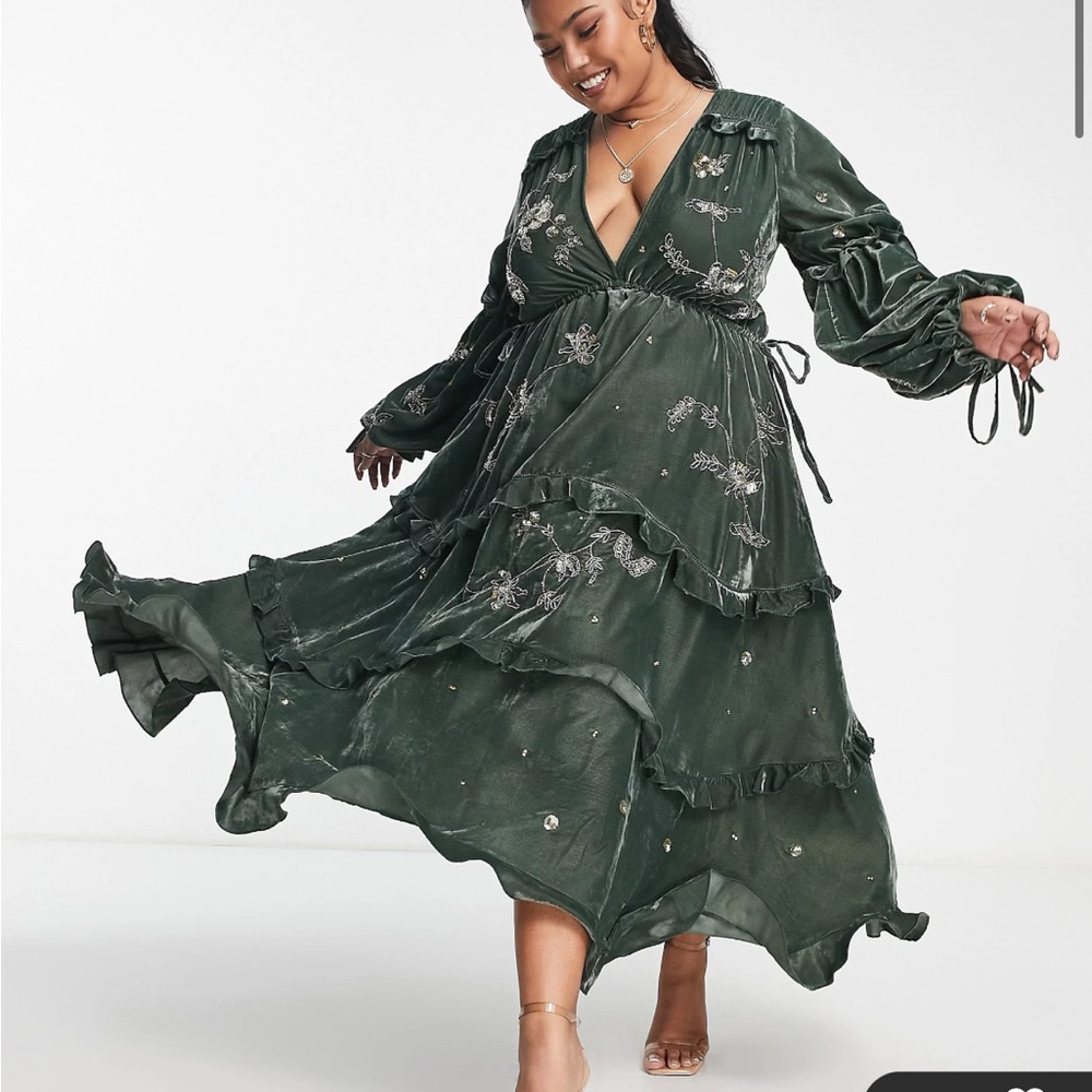 ASOS DESIGN Curve ruched tiered midi dress in velvet with floral embellishment